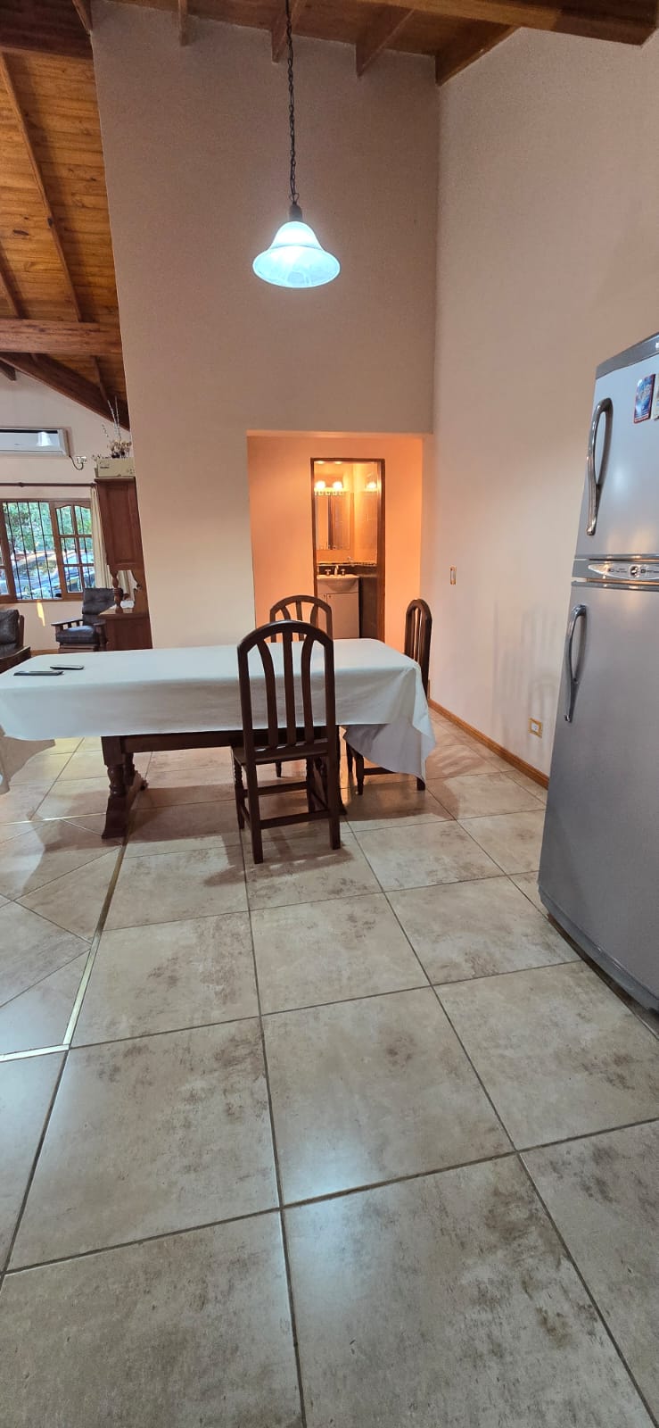 HERMOSO CHALET DE CATEGORIA EN MERLO