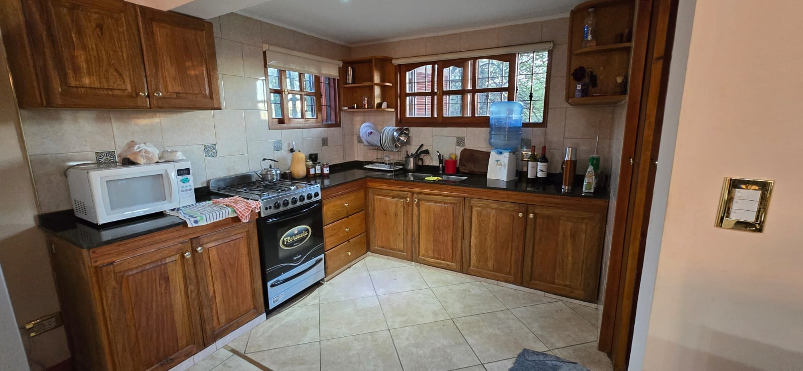 HERMOSO CHALET DE CATEGORIA EN MERLO