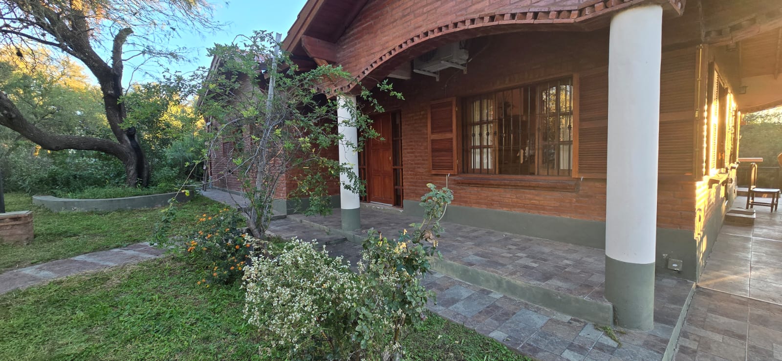 HERMOSO CHALET DE CATEGORIA EN MERLO