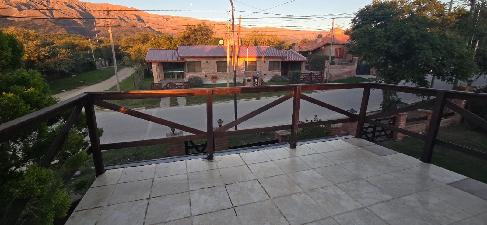 HERMOSO CHALET TRES DORMITORIOS | MERLO