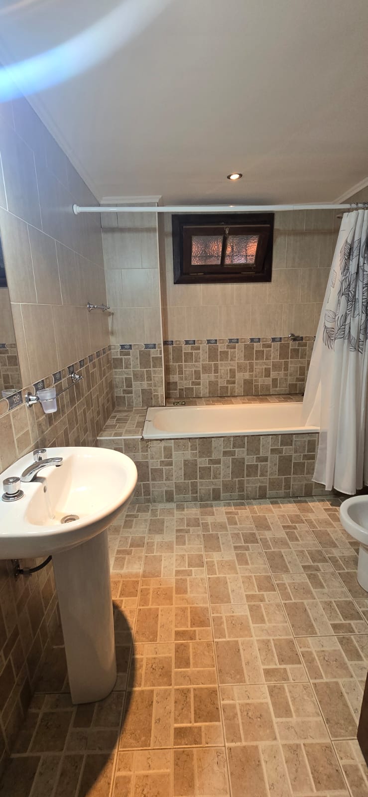 HERMOSO CHALET TRES DORMITORIOS | MERLO