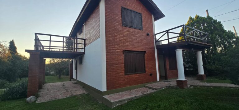 HERMOSO CHALET TRES DORMITORIOS | MERLO