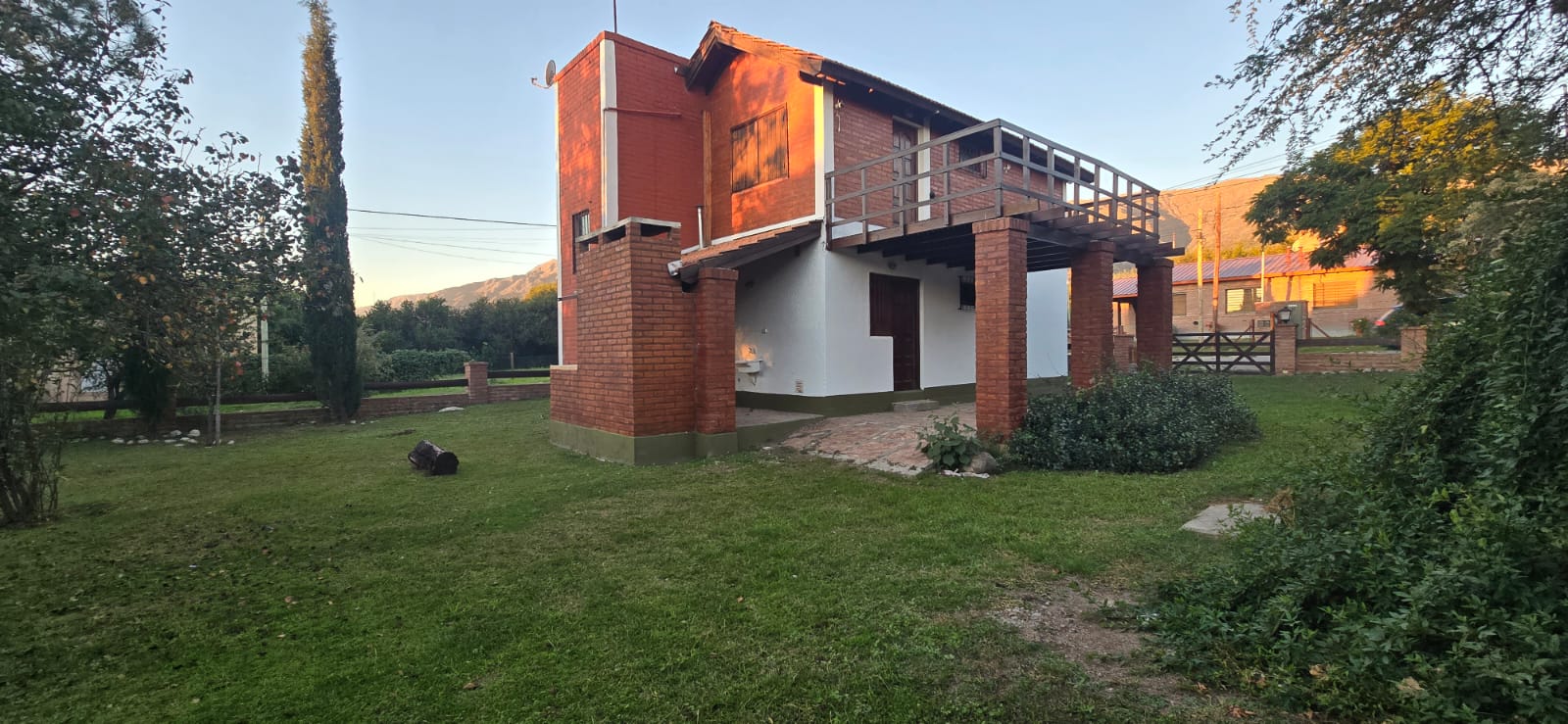 HERMOSO CHALET TRES DORMITORIOS | MERLO