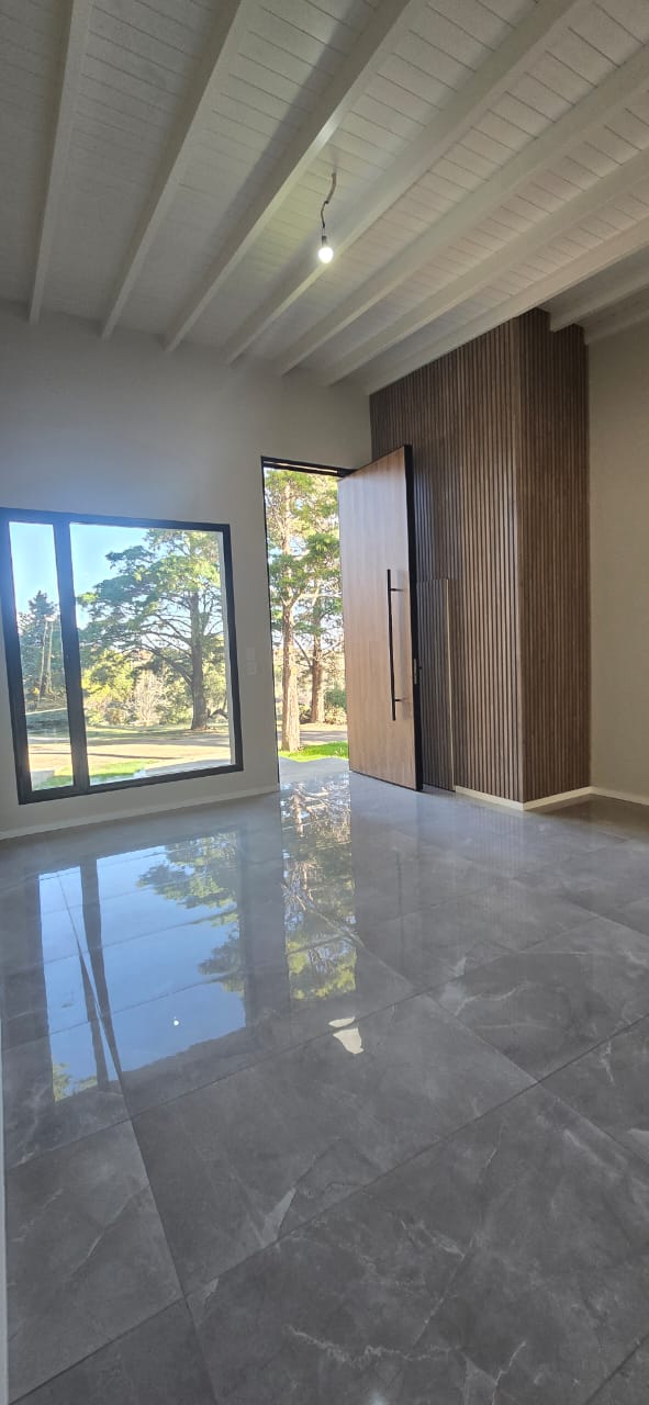 CASA MINIMALISTA EN COUNTRY CLUB CHUMAMAYA | MERLO