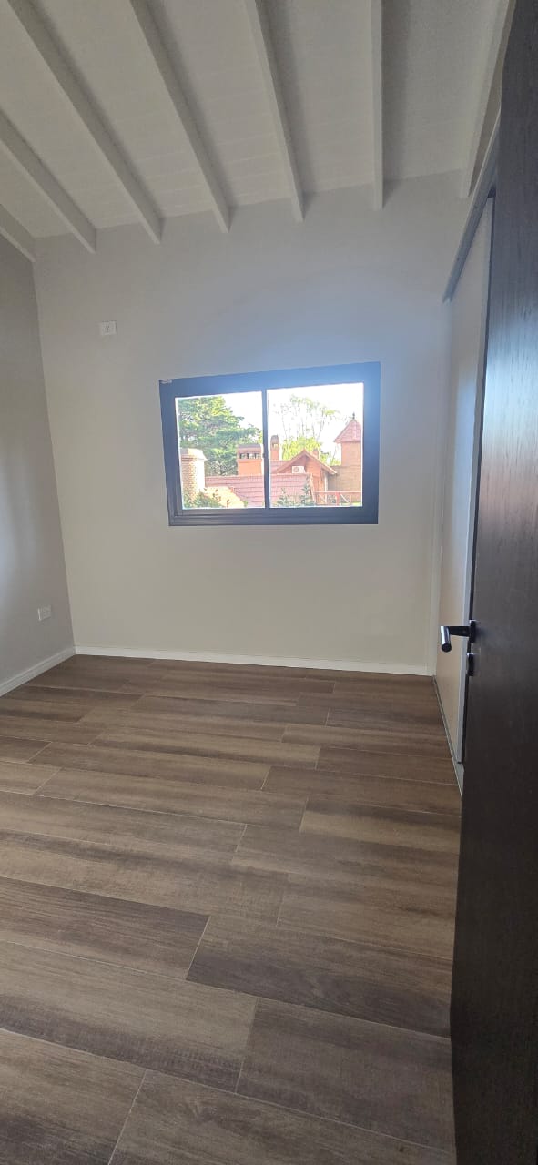 CASA MINIMALISTA EN COUNTRY CLUB CHUMAMAYA | MERLO