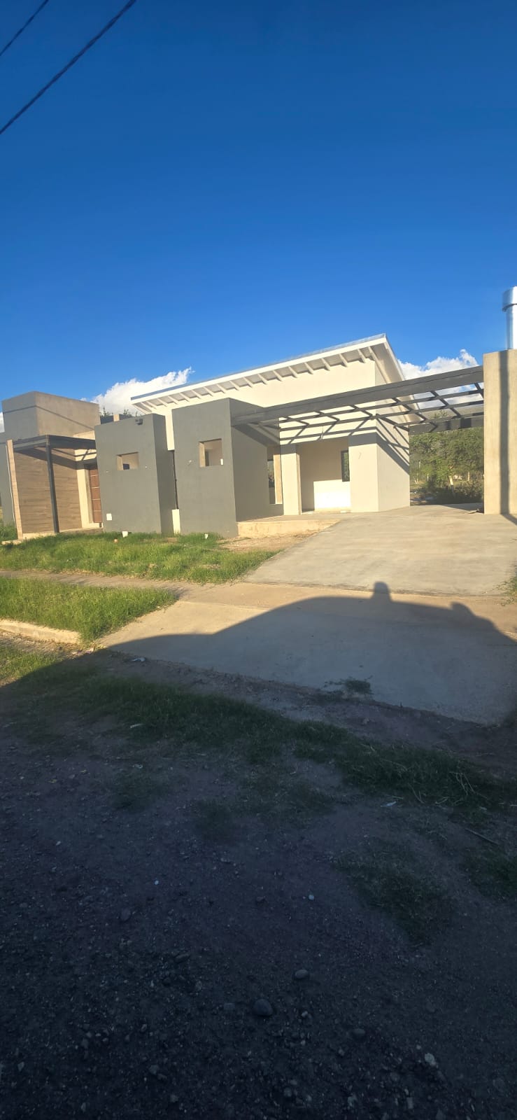 INCREIBLE CASA MINIMALISTA EN LA ARBOLADA | MERLO