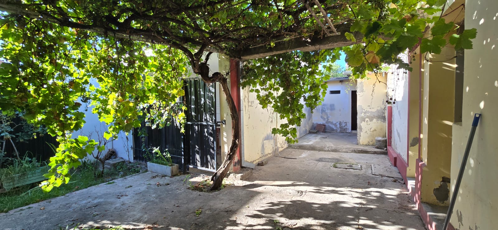 OPORTUNIDAD COMERCIAL SOBRE AV LOS ALMENDROS | MERLO