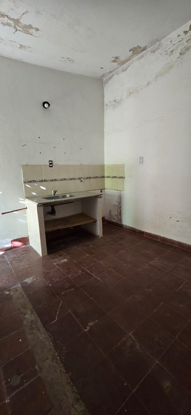 OPORTUNIDAD COMERCIAL SOBRE AV LOS ALMENDROS | MERLO