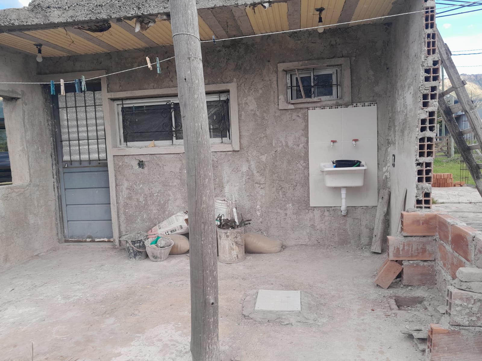 OPORTUNIDAD CASA A TERMINAR EN CORTADERAS