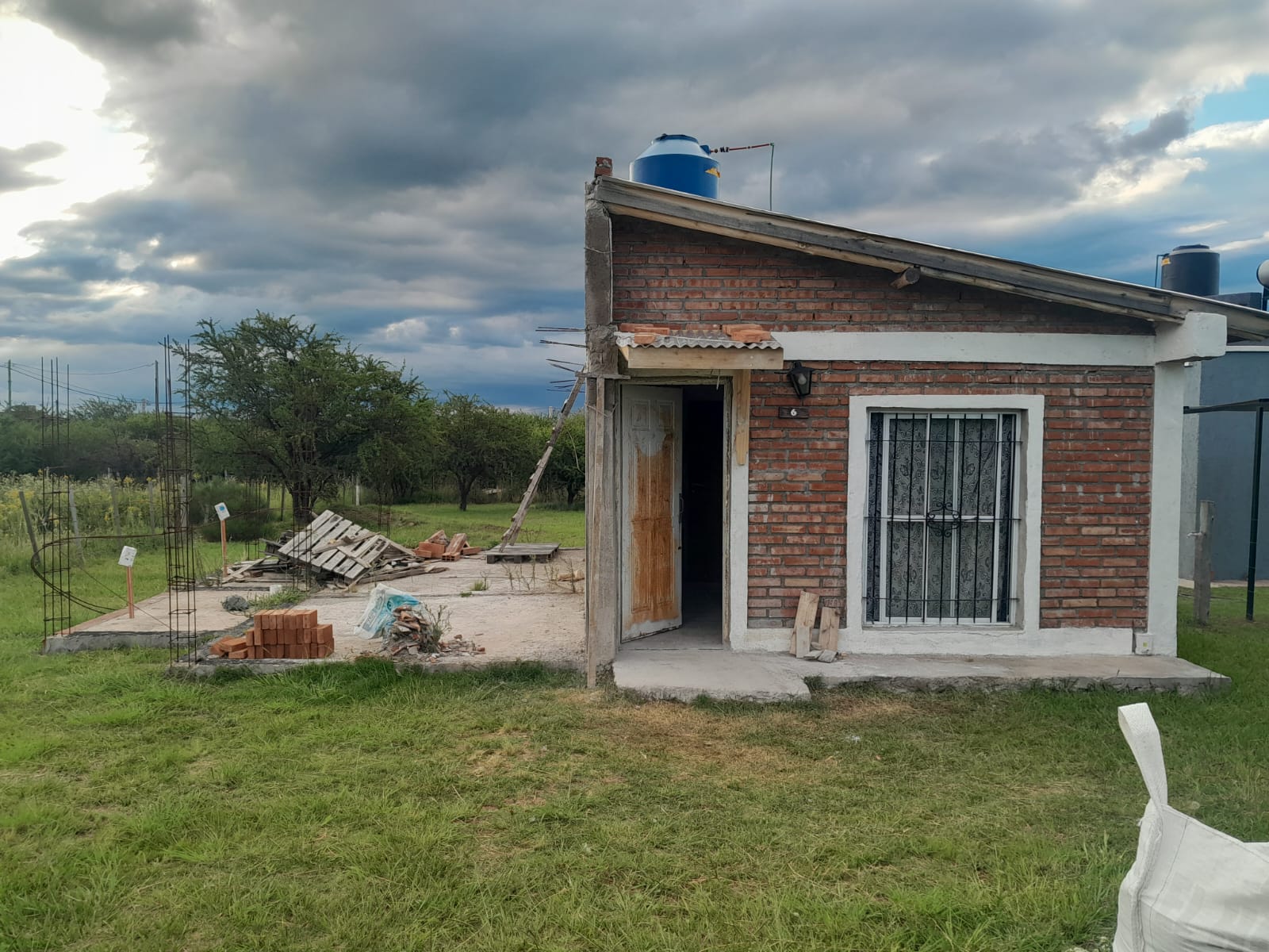 OPORTUNIDAD CASA A TERMINAR EN CORTADERAS