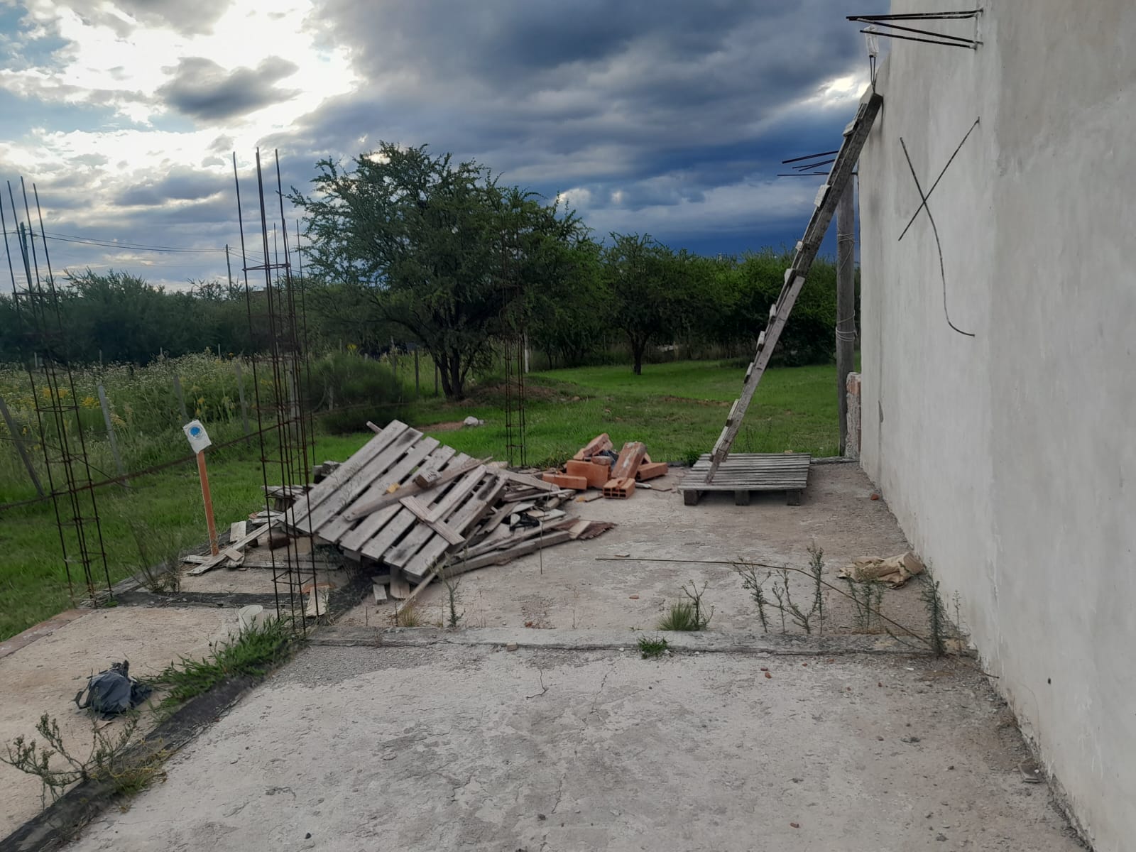 OPORTUNIDAD CASA A TERMINAR EN CORTADERAS
