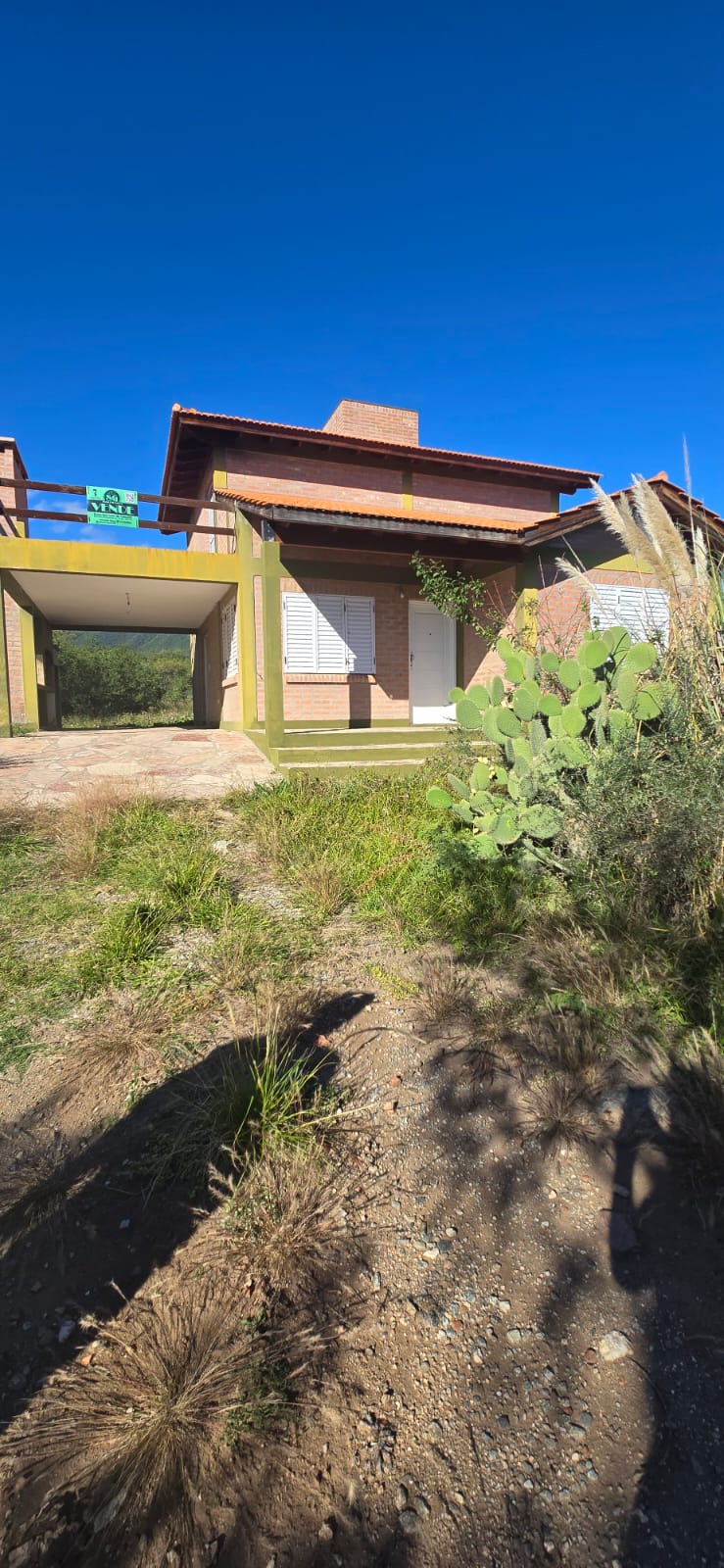CASA CON HERMOSA VISTA EN CARPINTERIA