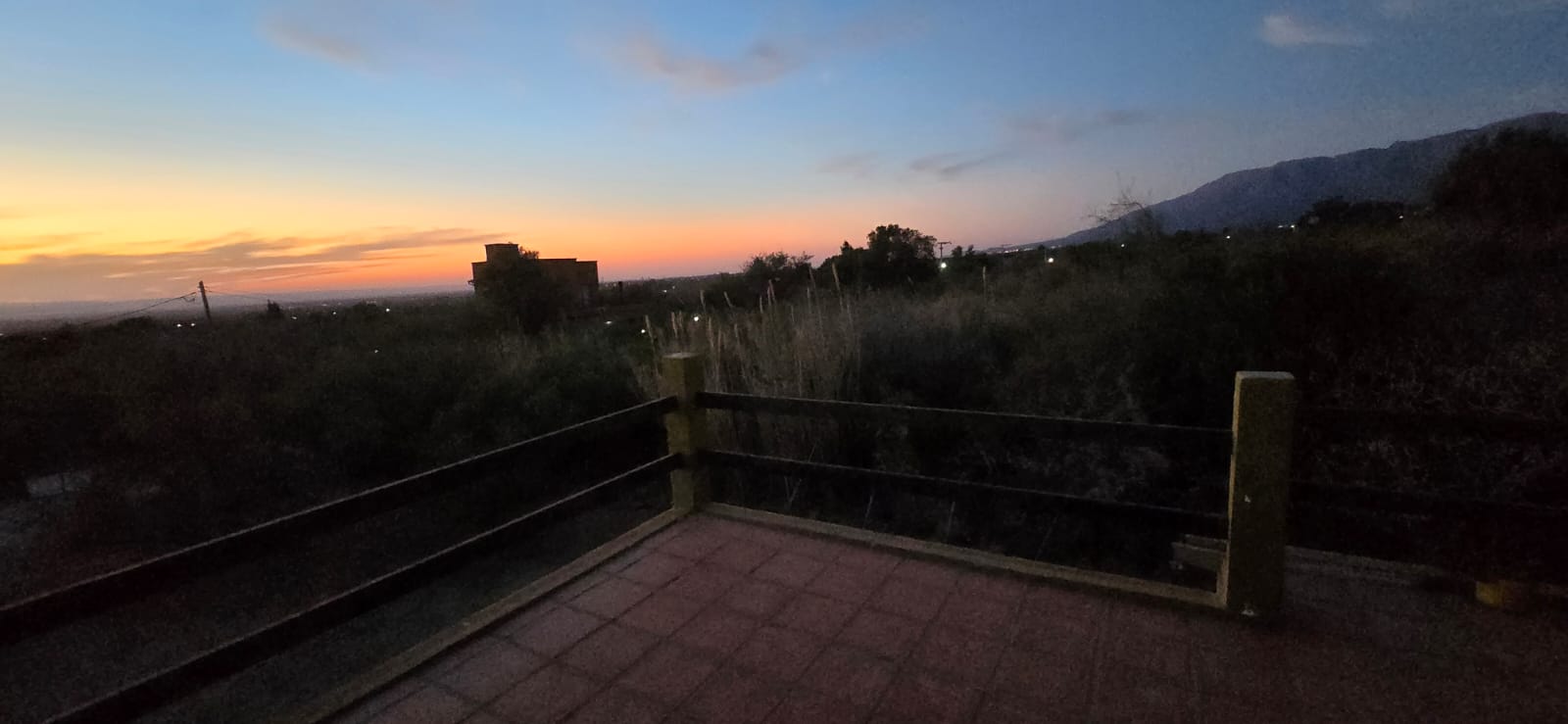 CASA CON HERMOSA VISTA EN CARPINTERIA