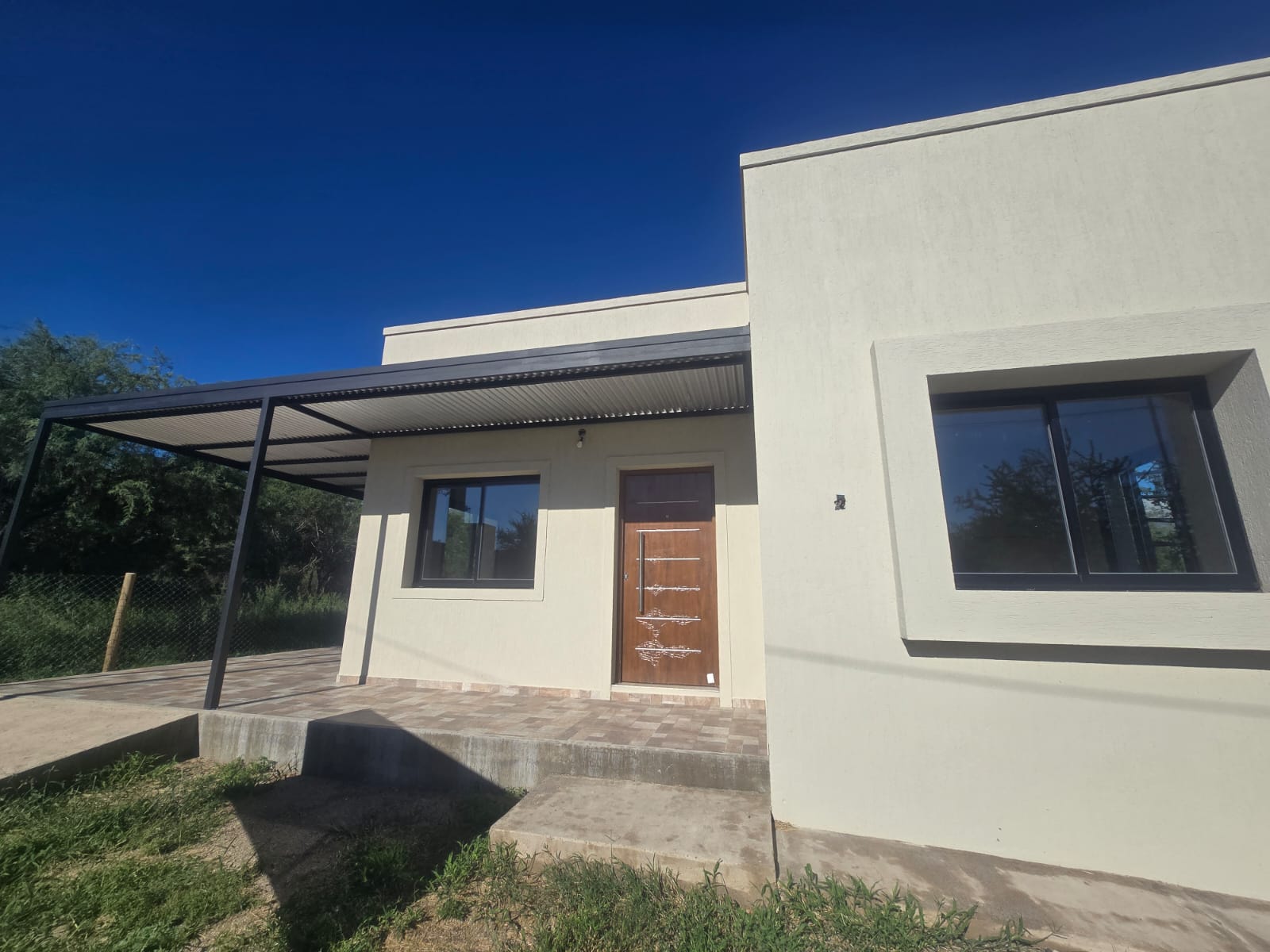 CASA MINIMALISTA A ESTRENAR | MERLO