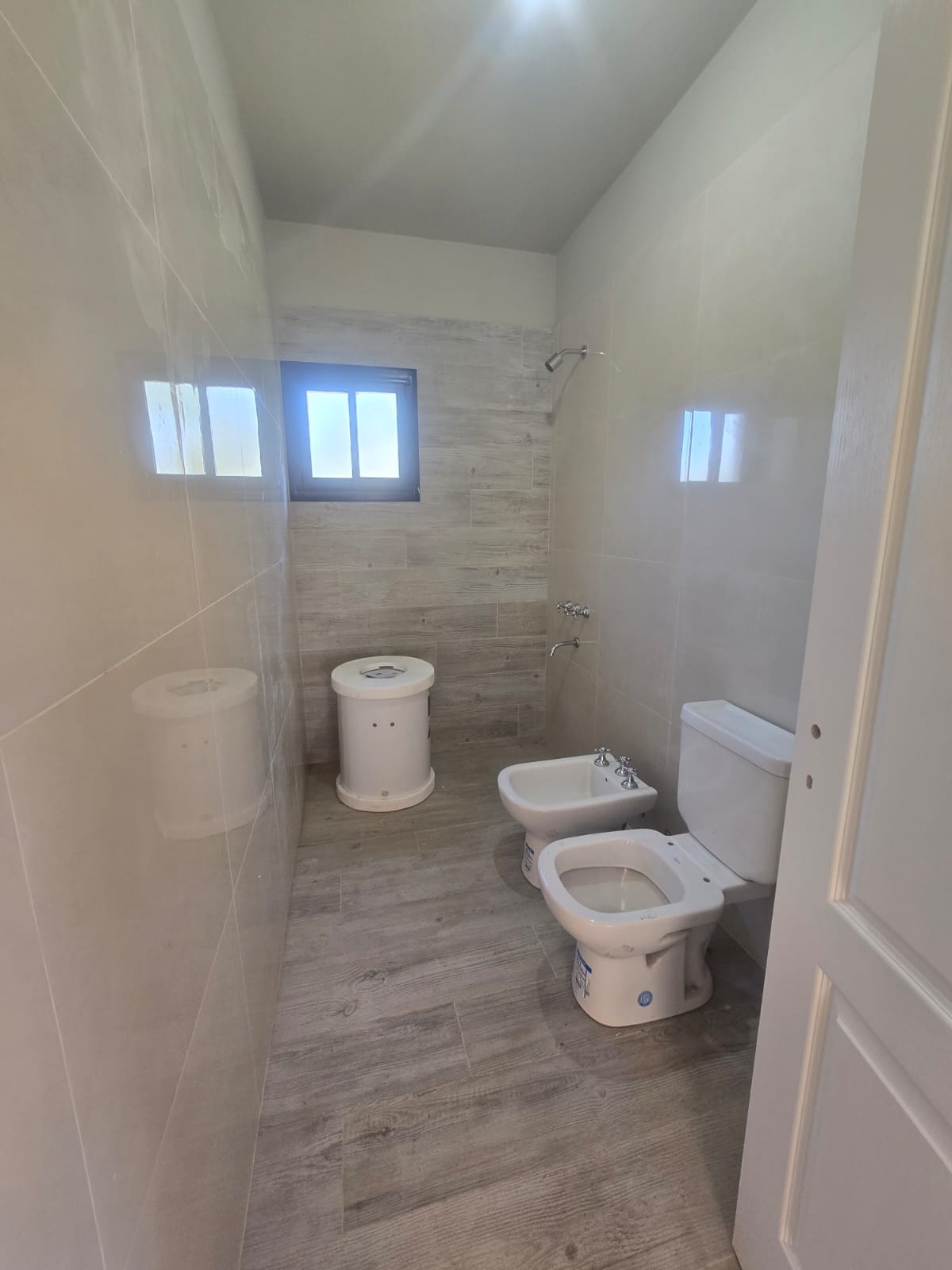 CASA MINIMALISTA A ESTRENAR | MERLO