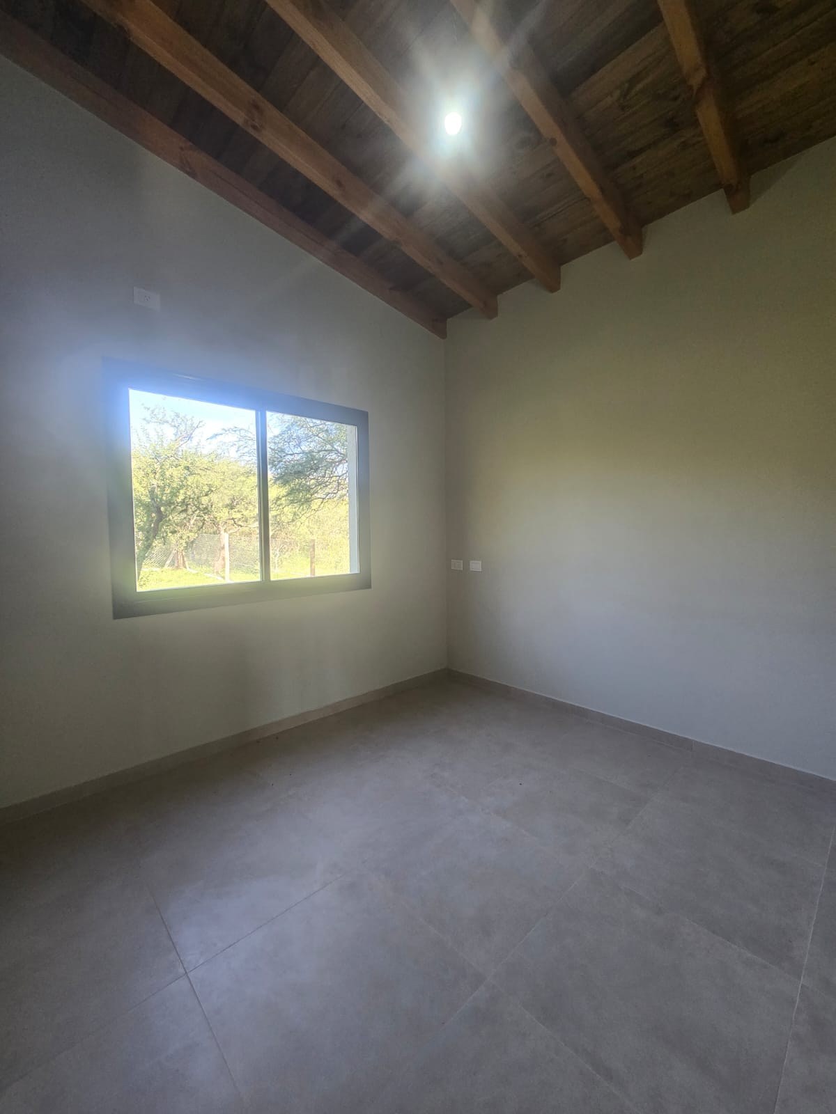 CASA MINIMALISTA A ESTRENAR | MERLO