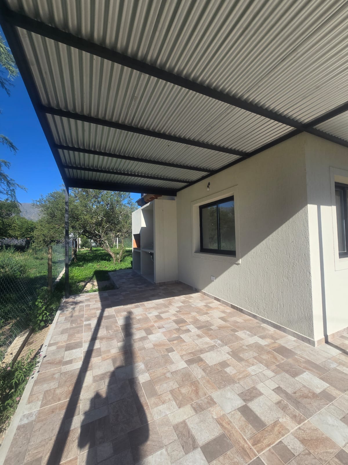 CASA MINIMALISTA A ESTRENAR | MERLO