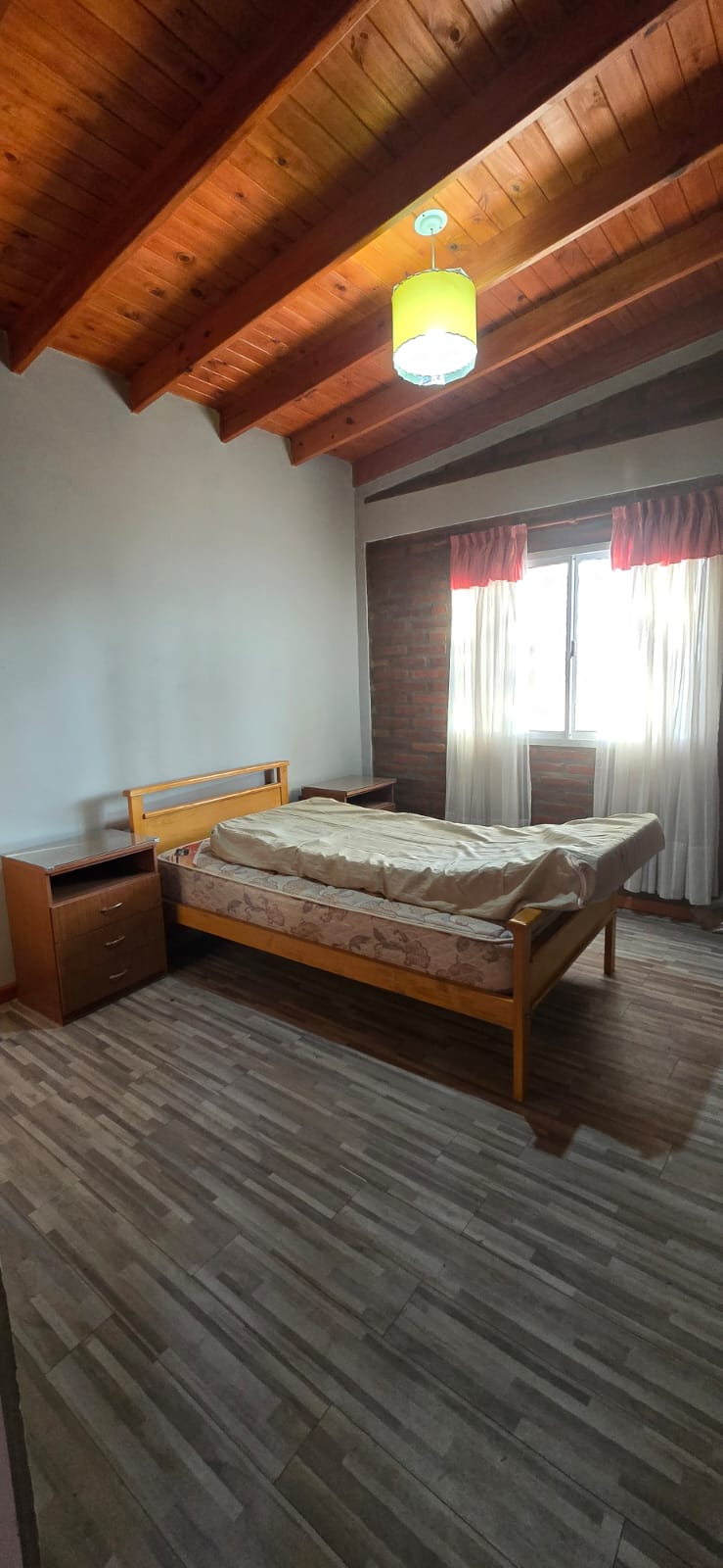 CHALET A METROS DEL ARROYO BENITEZ EN CORTADERAS