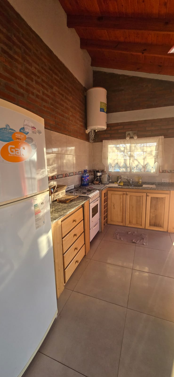 CHALET A METROS DEL ARROYO BENITEZ EN CORTADERAS