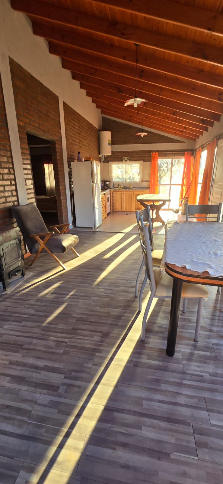 CHALET A METROS DEL ARROYO BENITEZ EN CORTADERAS