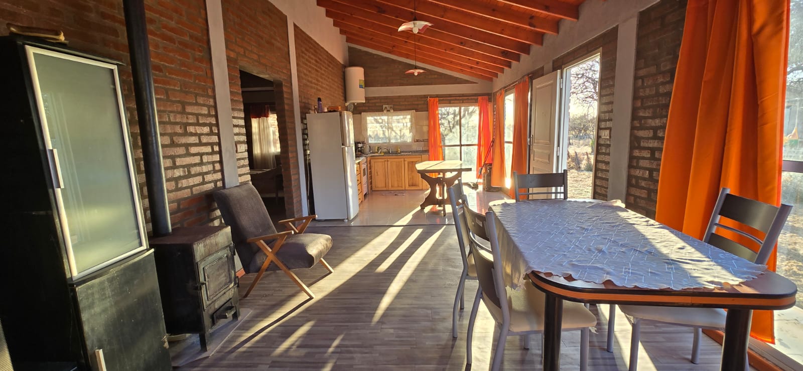 CHALET A METROS DEL ARROYO BENITEZ EN CORTADERAS