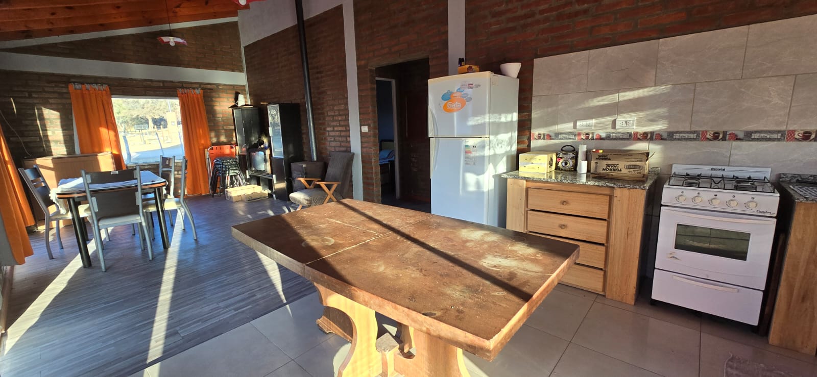 CHALET A METROS DEL ARROYO BENITEZ EN CORTADERAS