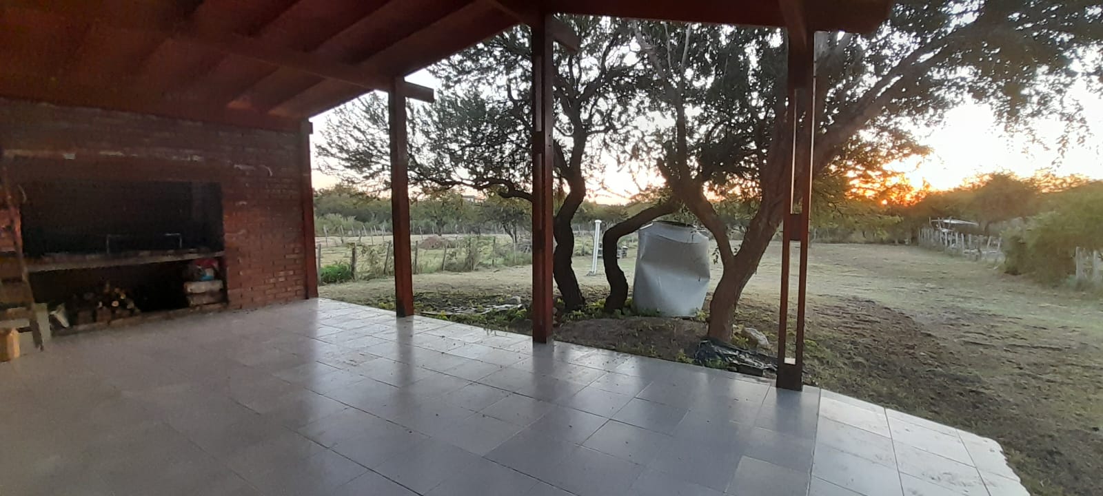 CHALET A METROS DEL ARROYO BENITEZ EN CORTADERAS