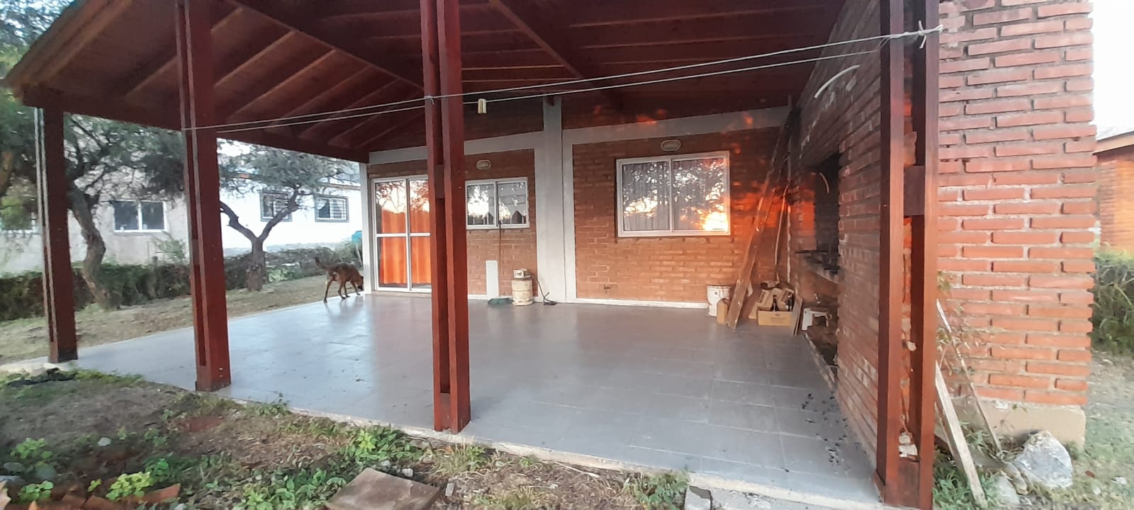 CHALET A METROS DEL ARROYO BENITEZ EN CORTADERAS