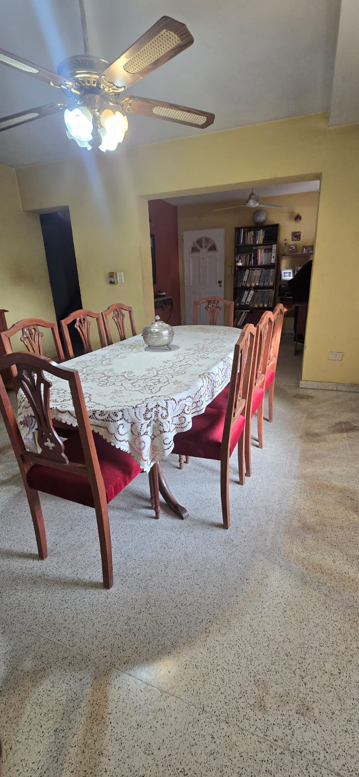 IMPORTANTE CHALET CÉNTRICO | MERLO