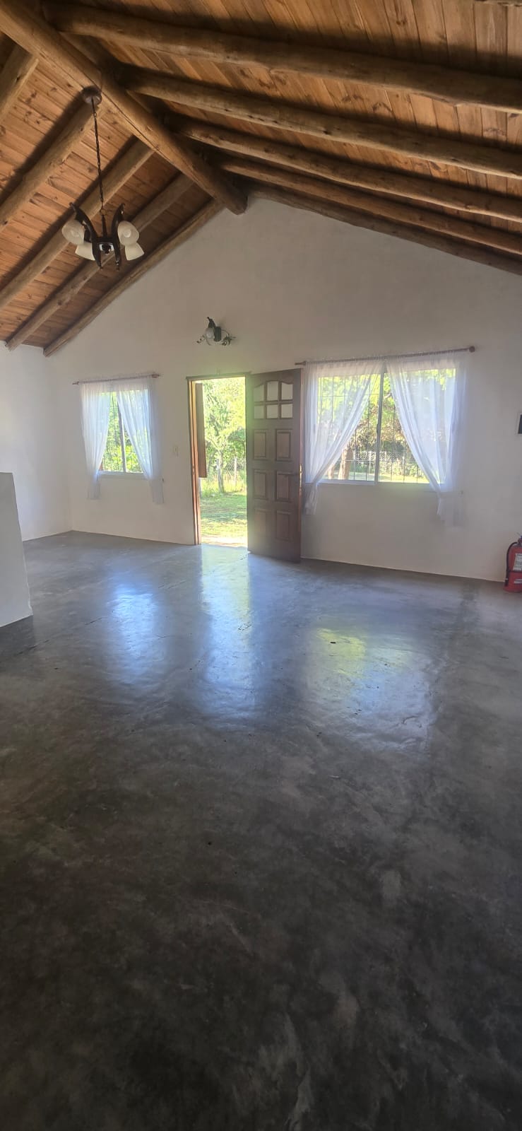 HERMOSA CASA A TRES CUADRAS DE LA PLAZA EN CORTADERAS