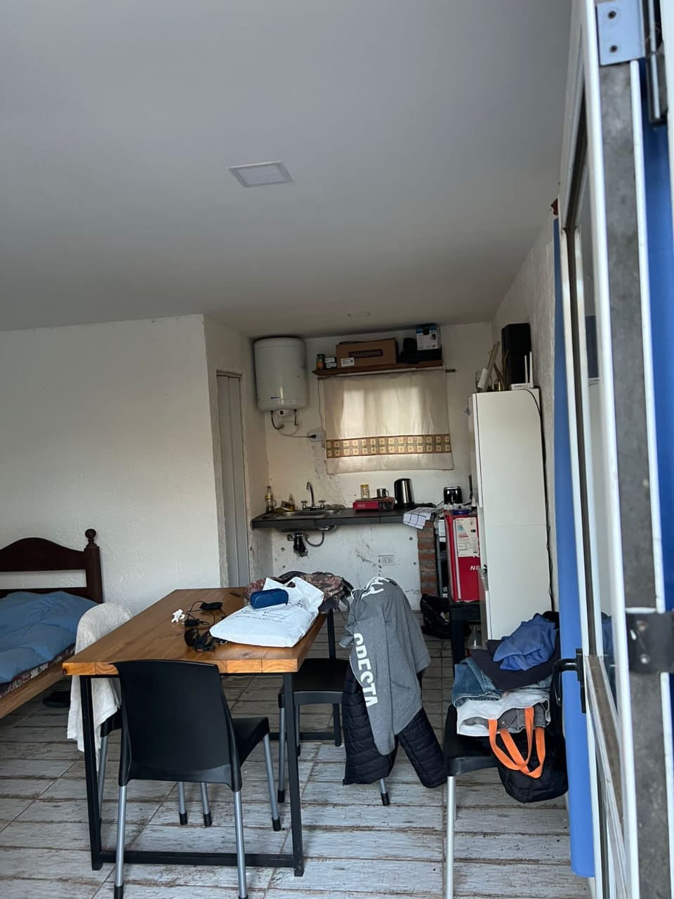 CASA Y DEPARTAMENTO CON PILETA EN CARPINTERIA