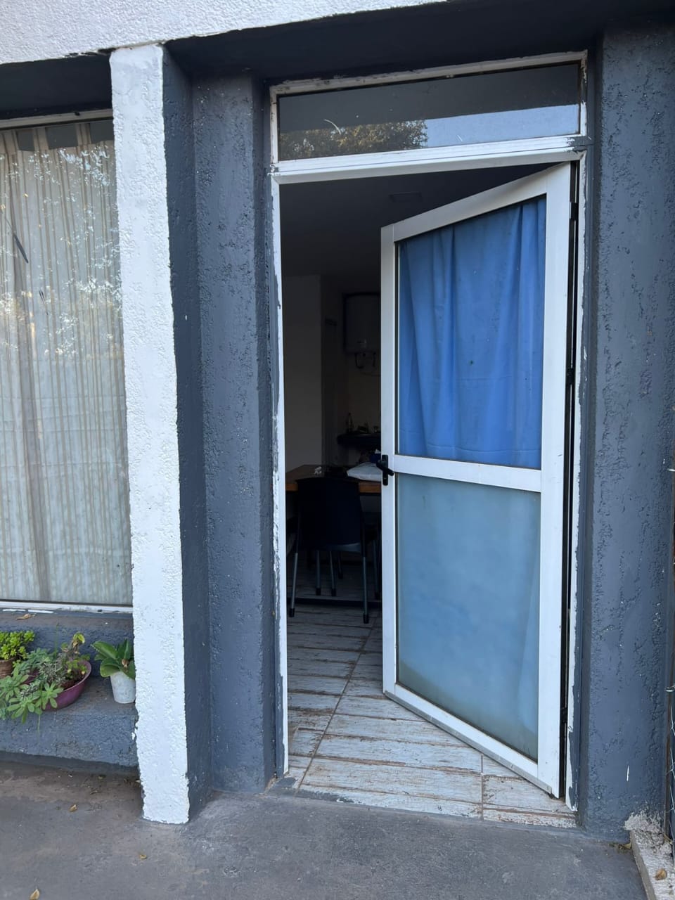 CASA Y DEPARTAMENTO CON PILETA EN CARPINTERIA