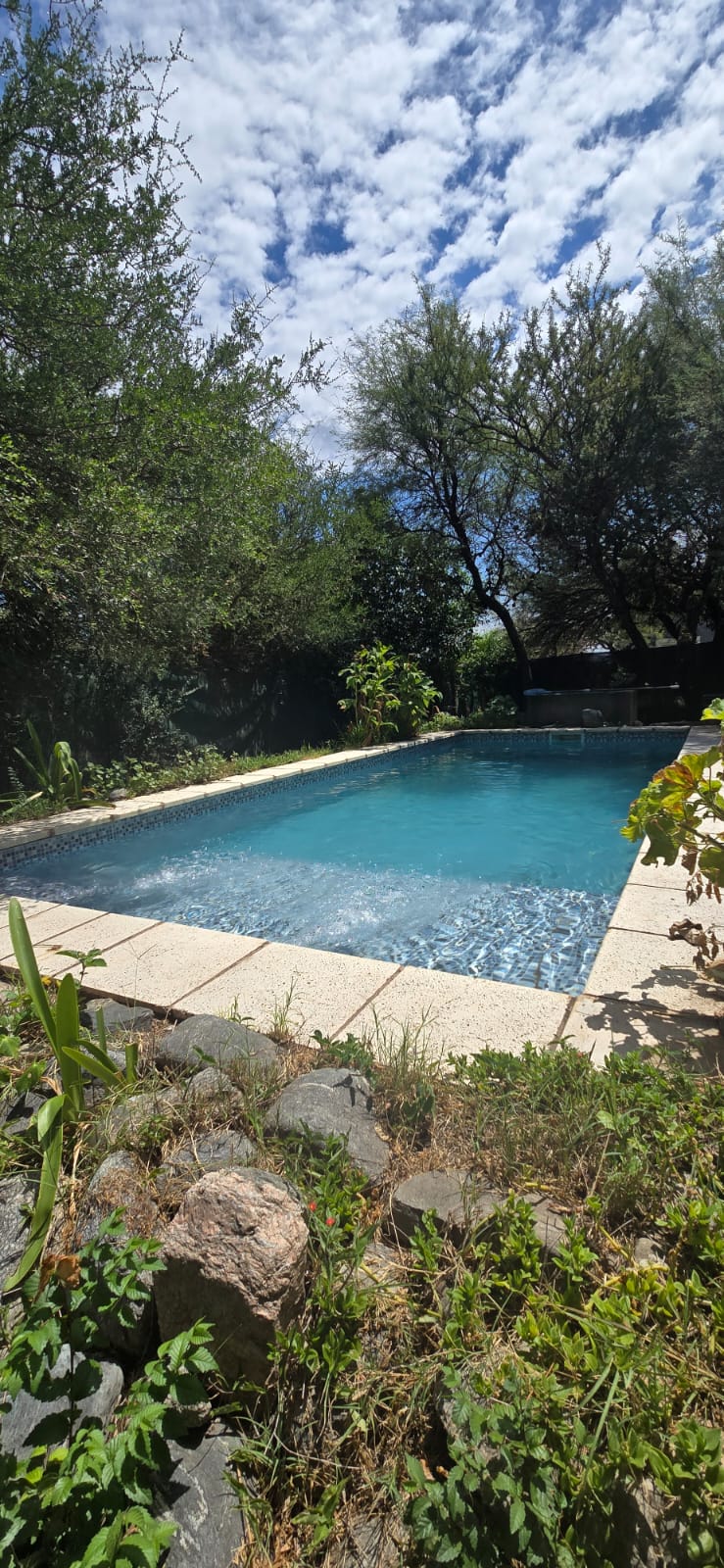 CASA Y DEPARTAMENTO CON PILETA EN CARPINTERIA