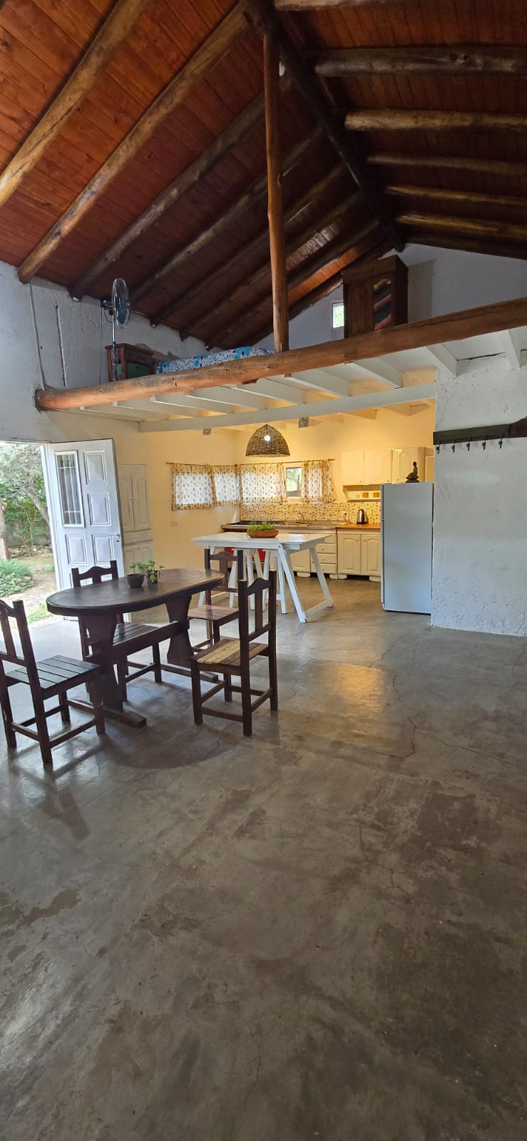 CASA Y DEPARTAMENTO CON PILETA EN CARPINTERIA