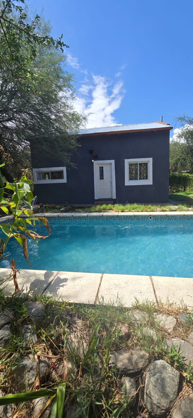 CASA Y DEPARTAMENTO CON PILETA EN CARPINTERIA