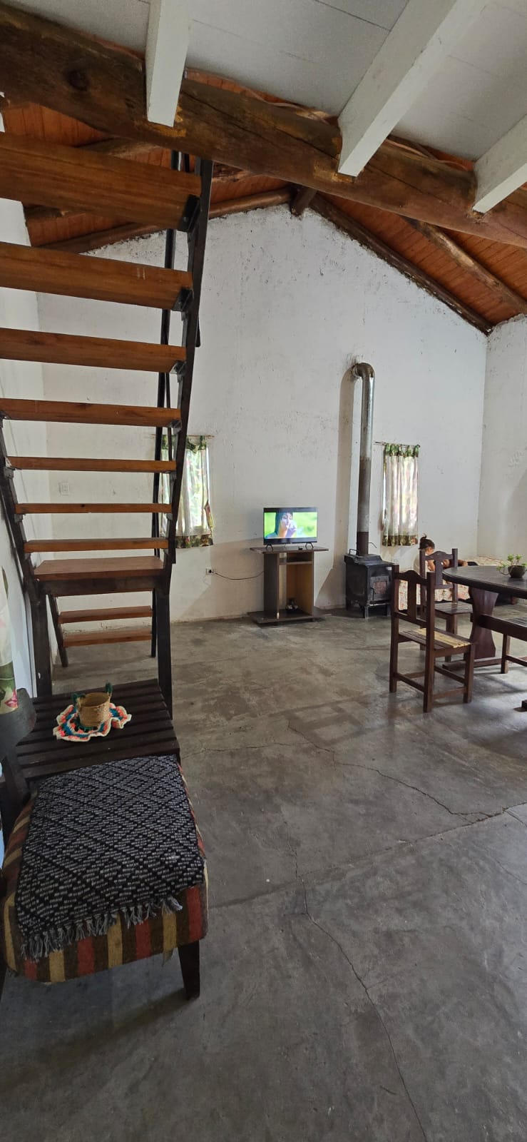 CASA Y DEPARTAMENTO CON PILETA EN CARPINTERIA