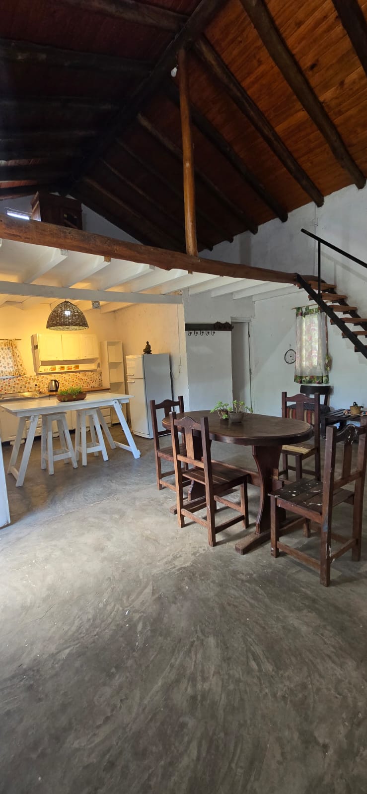 CASA Y DEPARTAMENTO CON PILETA EN CARPINTERIA