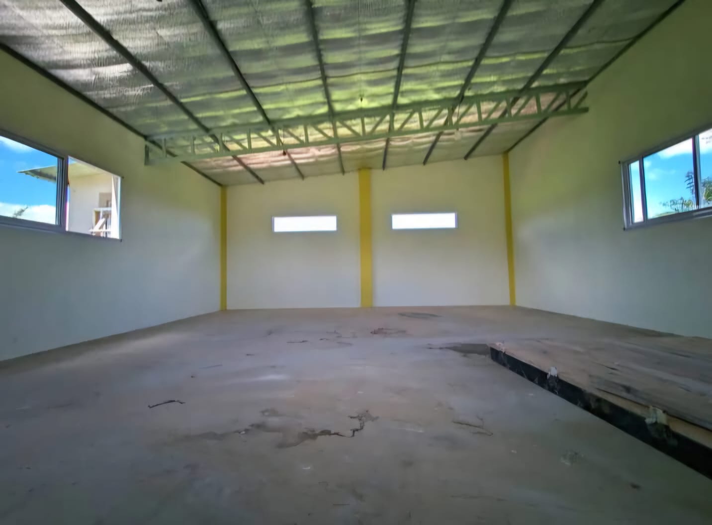 GALPON EN BARRIO UDACHA | CARPINTERIA