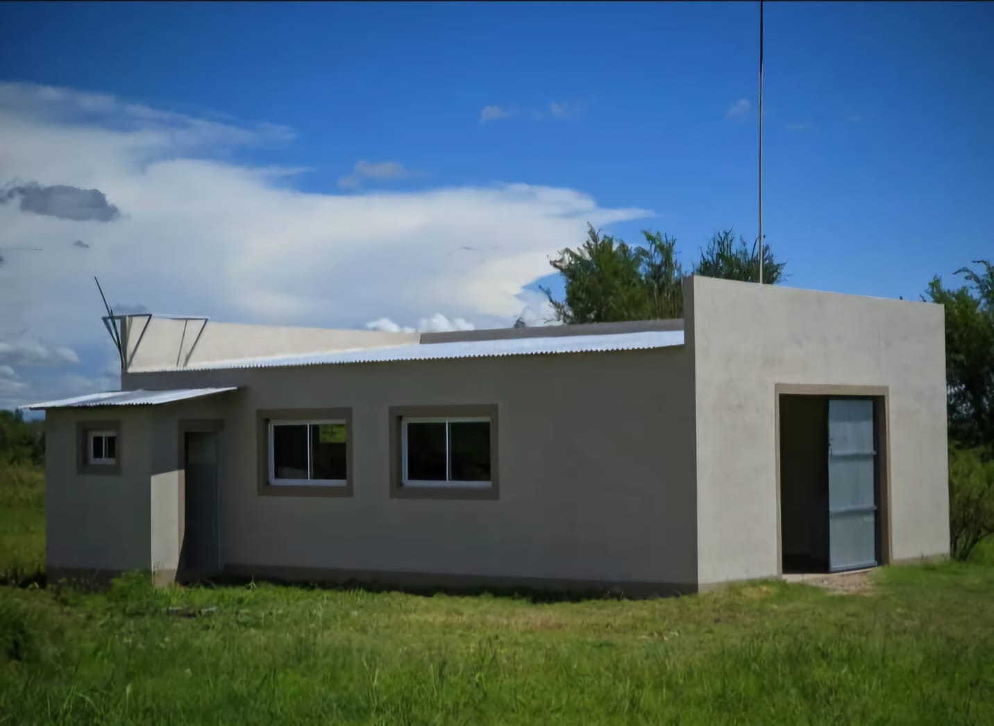 GALPON EN BARRIO UDACHA | CARPINTERIA