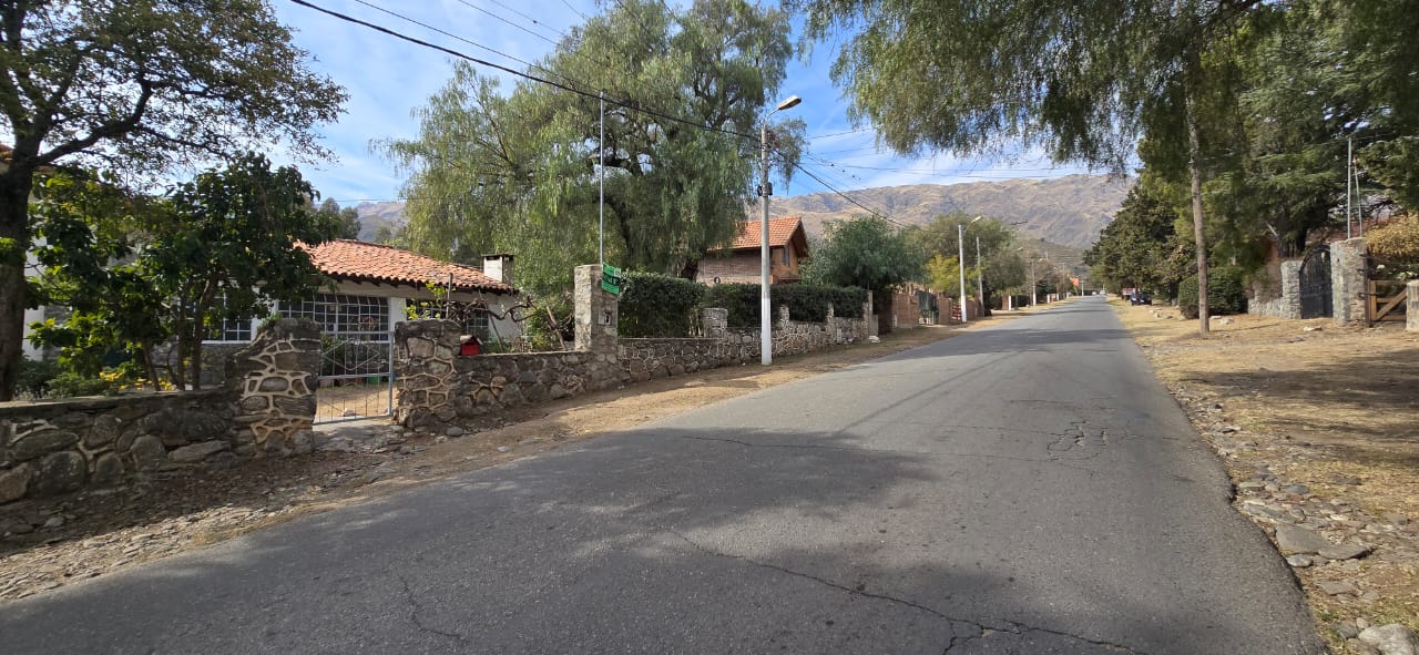 CASA TIPO PH SOBRE RUTA 5 EN MERLO