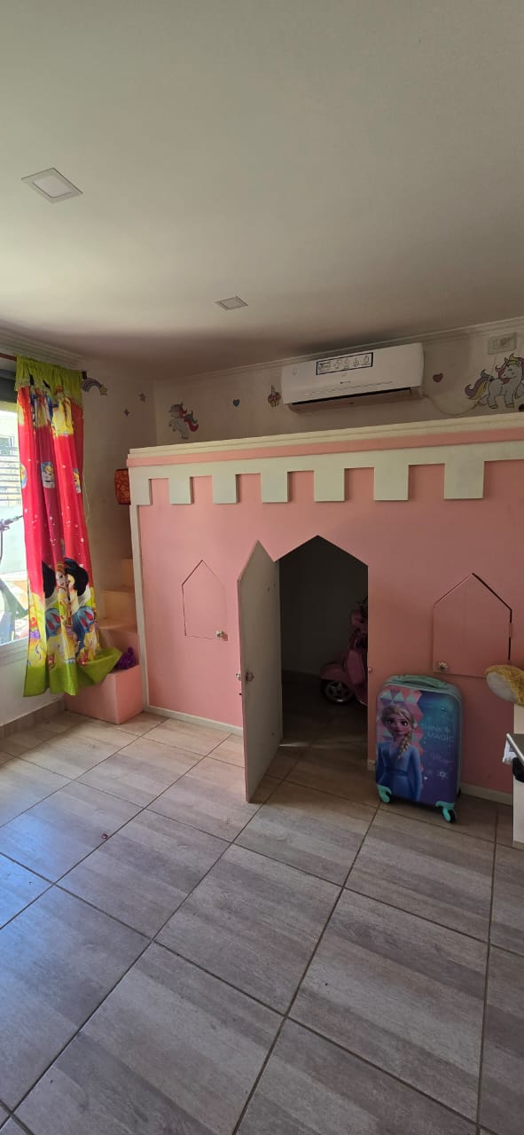 CASA DE 3 HABITACIONES | CARPINTERIA