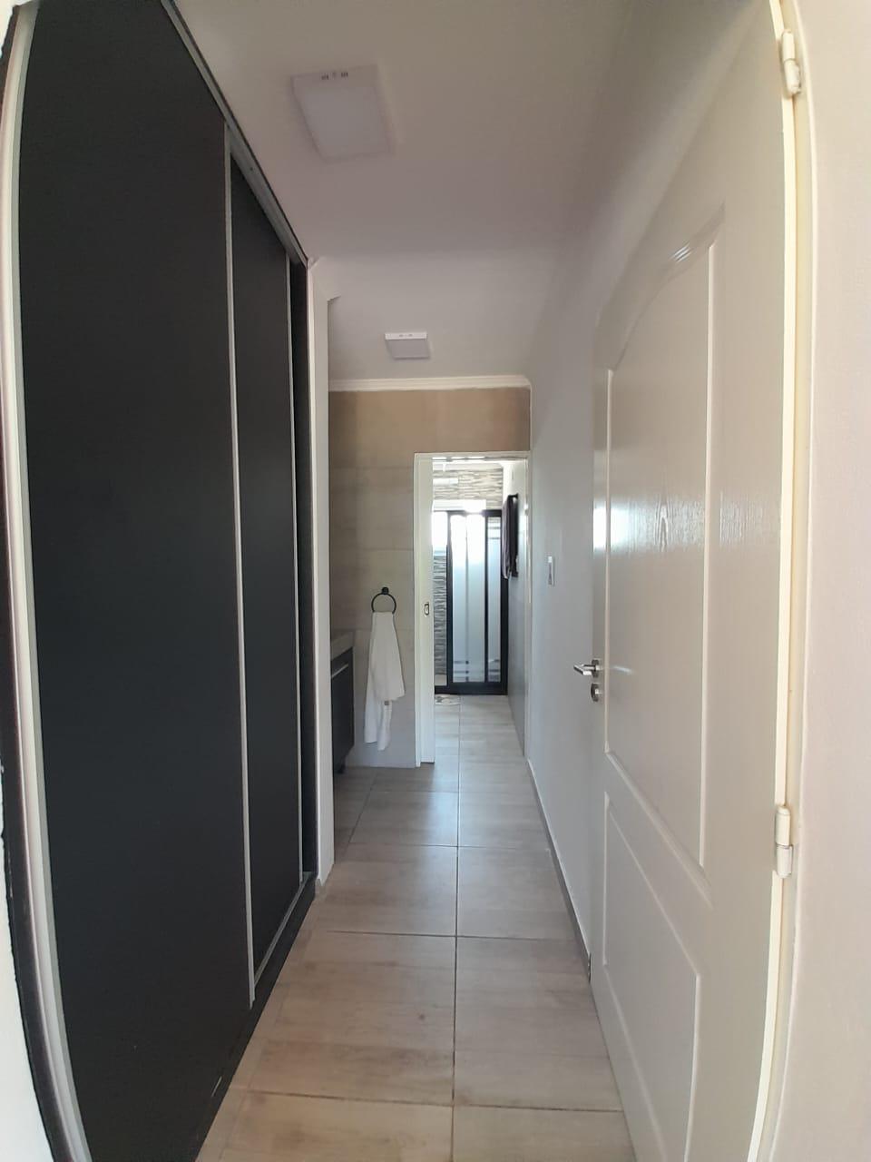 CASA DE 3 HABITACIONES | CARPINTERIA