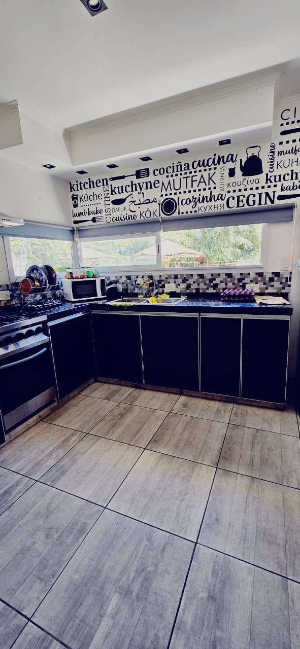 CASA DE 3 HABITACIONES | CARPINTERIA