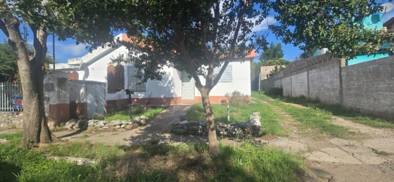 OPORTUNIDAD CASA CENTRICA EN LOS MOLLES