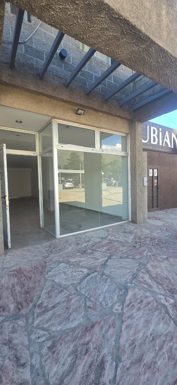 LOCAL A 10 METROS DE LA AVENIDA DEL SOL | MERLO