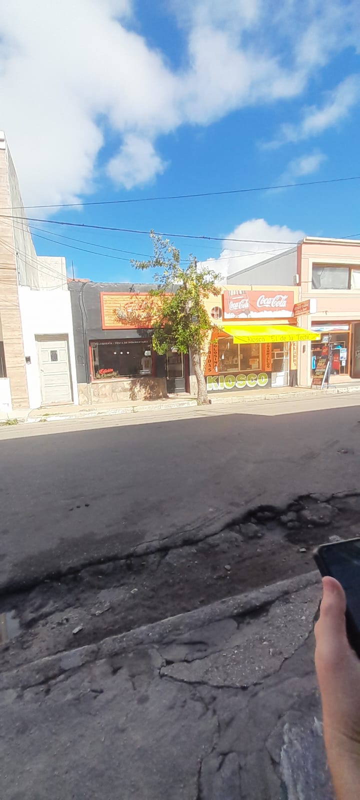 DOS LOCALES MUY COMERCIALES | MERLO