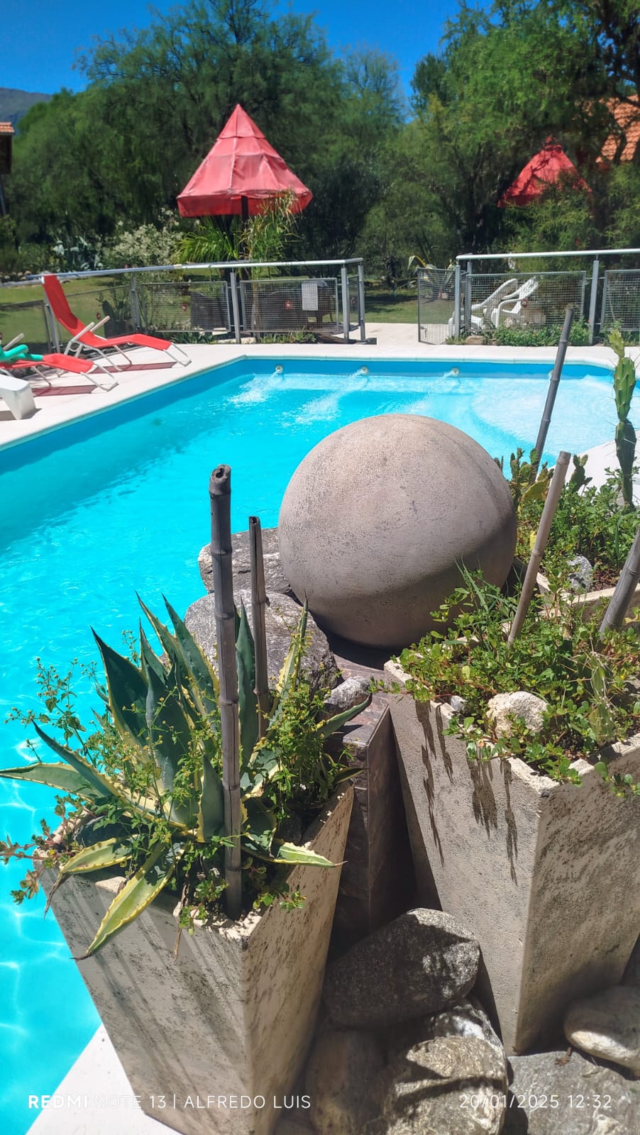 COMPLEJO DE CUATRO CABAÑAS CON PILETA EN CARPINTERIA