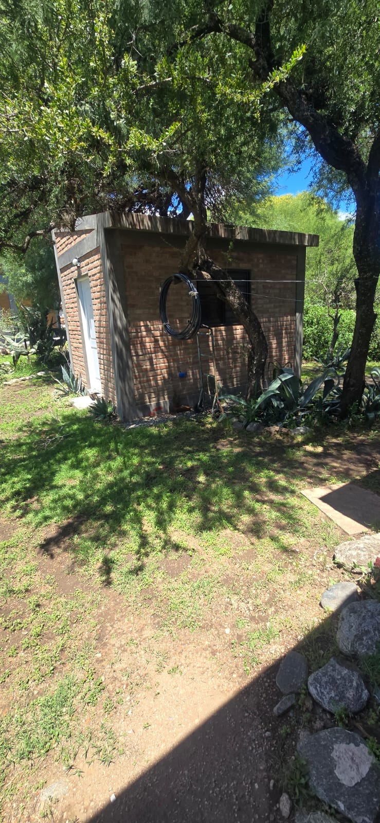 COMPLEJO DE CUATRO CABAÑAS CON PILETA EN CARPINTERIA