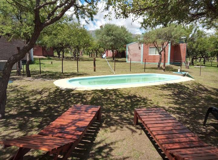 COMPLEJO CON 4 CABAÑAS EN CORTADERAS