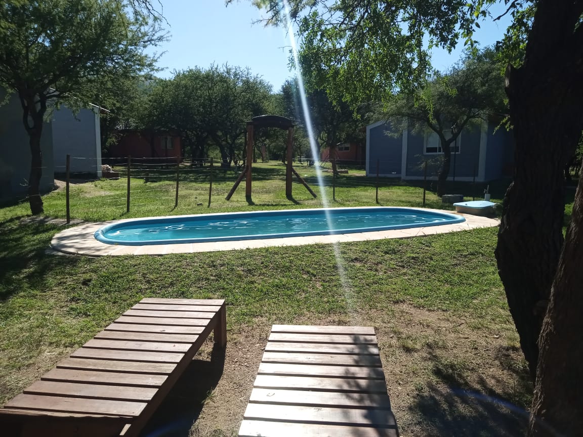 COMPLEJO CON 4 CABAÑAS EN CORTADERAS